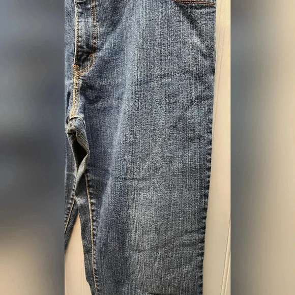 Levi's Relaxed Bootcut 550 16 S Medium Wash Good Condition - Picture 6 of 16